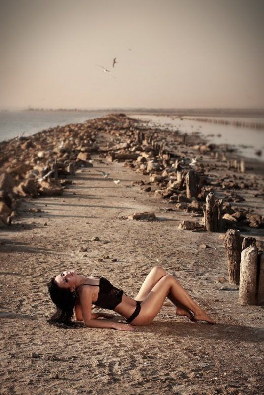 Одна. фото превью