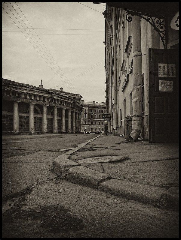 Выходим мы значит как-то вечером из ресторана... :-) фото превью