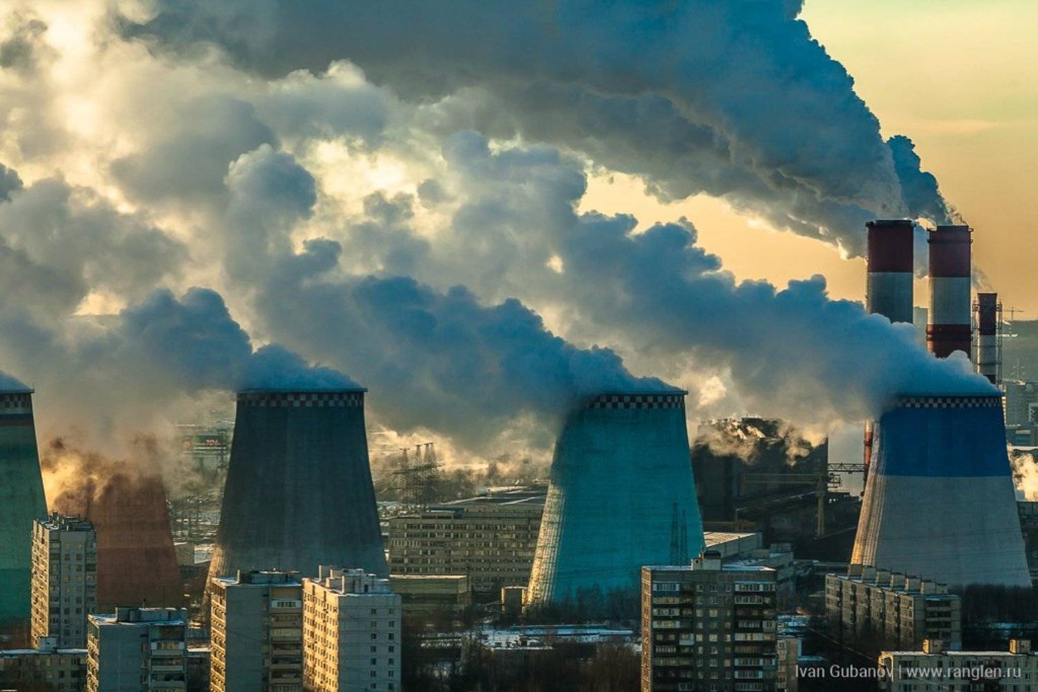бирюлёво, западное, тэц, завод, предприятие, пейзаж, вечер, индустриальный, дым, пар, небо, зима, экология, город, мегаполис, электростанция, трубы, район, россия, городской, Иван Губанов