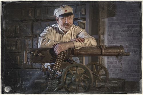 - Абдулла, руки-то опусти...