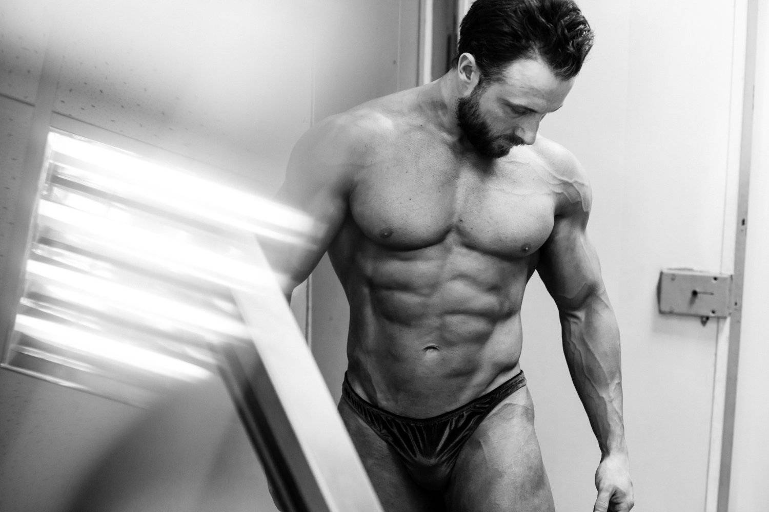 черно-белое, мужчина, тело, пресс, мышцы, спорт, фитнес, Кайсина Ирина
