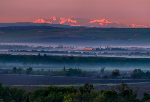 Только-только солнце встало