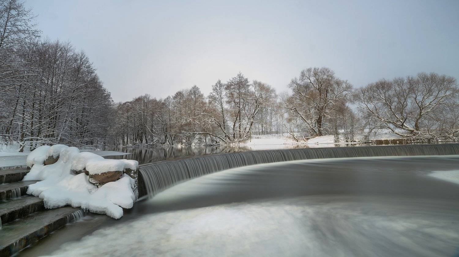 январь минск дрозды водопад свислочь отражение мороз снег, Попков Александр