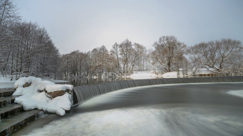 январь минск дрозды водопад свислочь отражение мороз снег Отражение января фото превью
