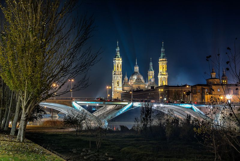basilica de nuestra sinyora d\\\'o pilar, saragossa, zaragoza,spain Crossover. фото превью