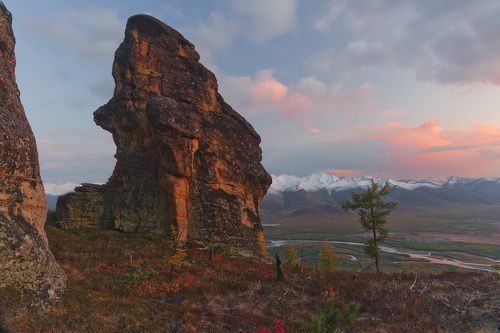 Осенний вечер на реке Нера. Якутия.