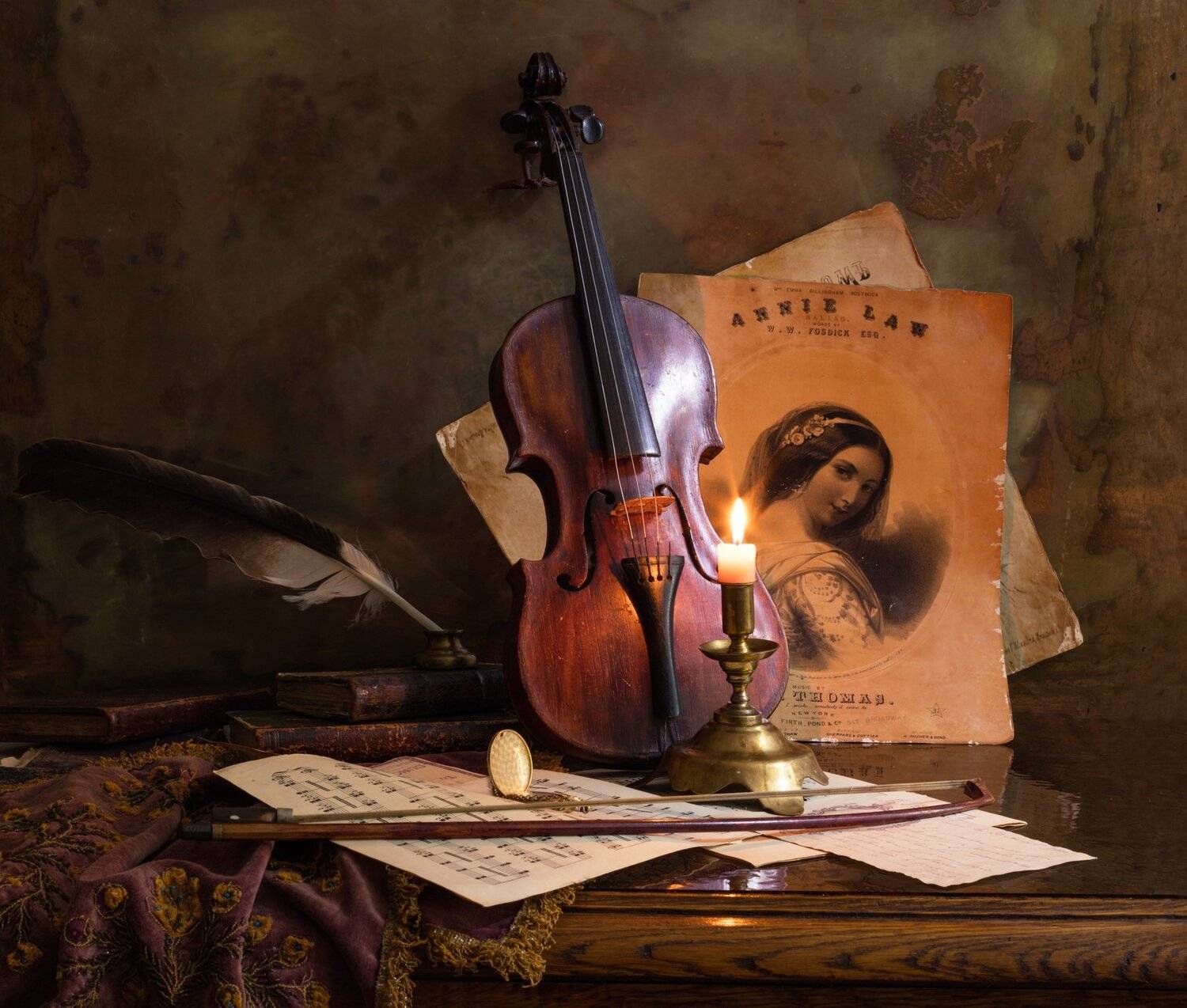 скрипка, свеча, книги, альбом, девушка, Андрей Морозов