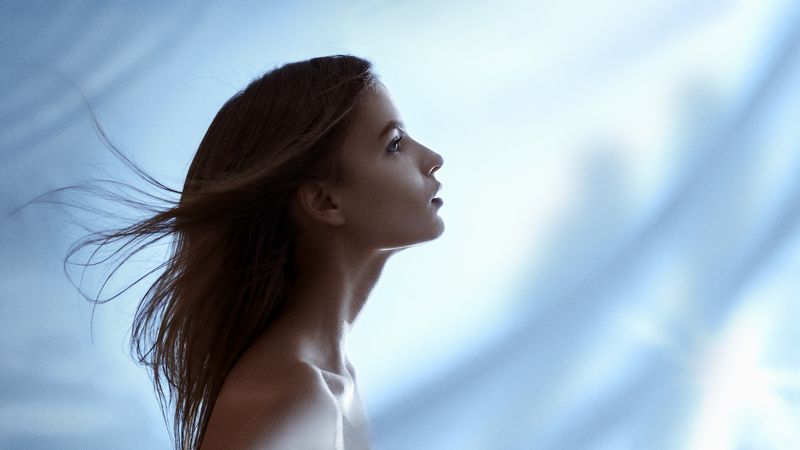 свет,девушка,портрет,ветер,вспышка,парышков Вспышка света фото превью