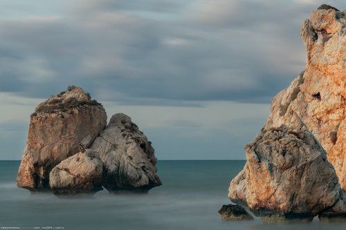Камень Афродиты на рассвете - Aphrodite's rock on the sunrise