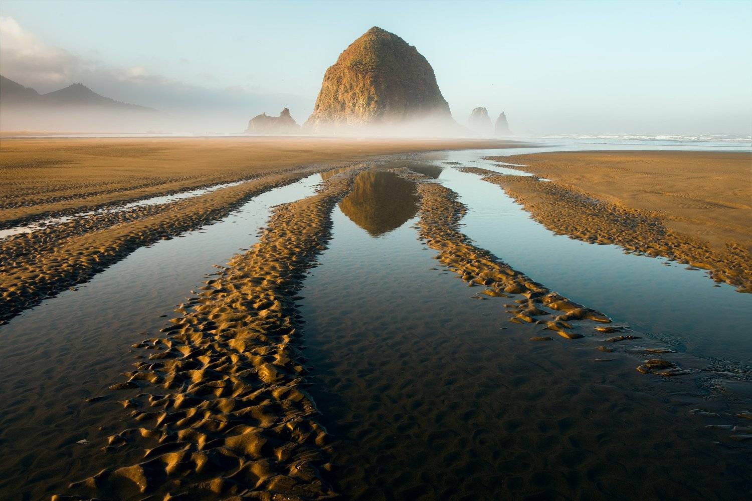 Oregon, Cannon Beach, Nathaniel Merz