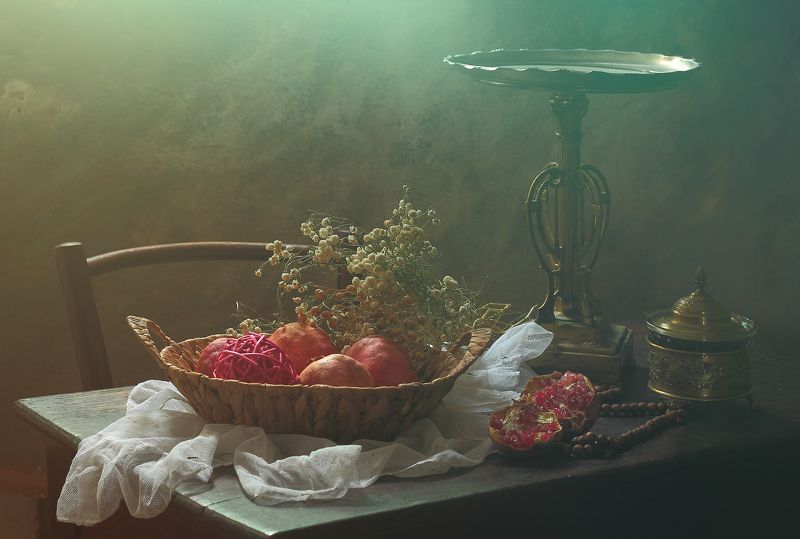 Натюрморт с гранатами фото превью