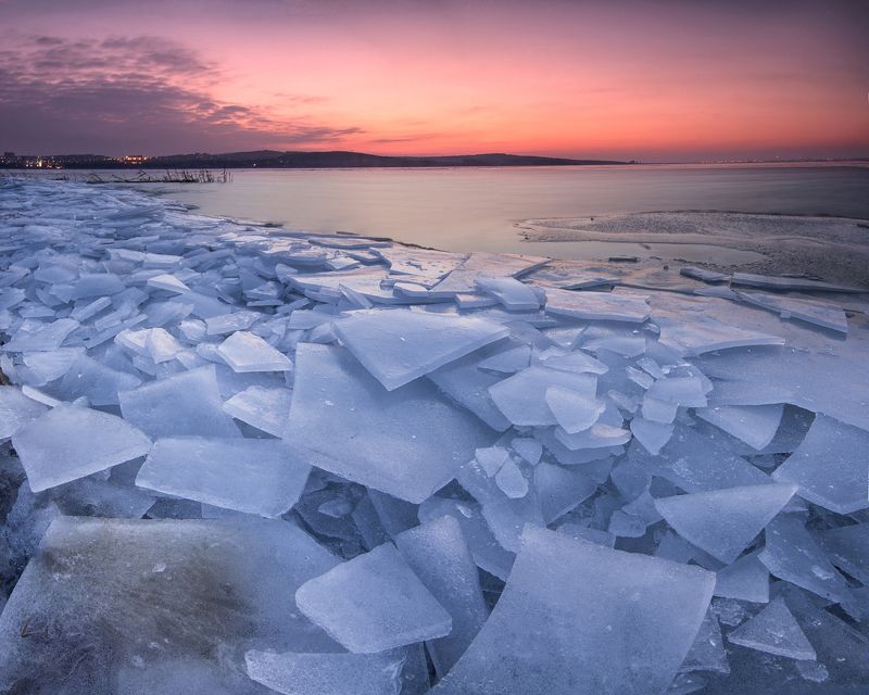 Icy lake фото превью