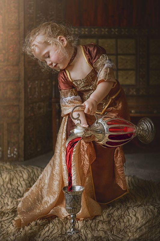 девочка, студия, вино, ребёнок Анечка фото превью