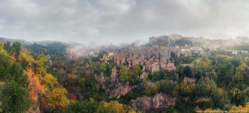 Италия. Тоскана. Панорама города Sorano