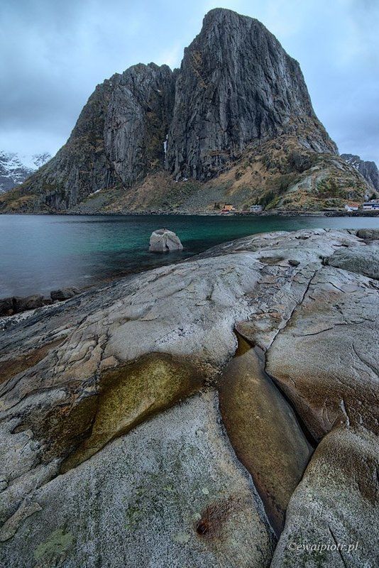 Lofoten, Norway, rocks, mountain, puddle Penguin and fish фото превью