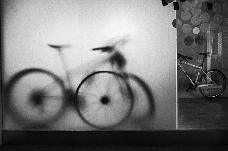 black and white , street , street photography Bike  фото превью