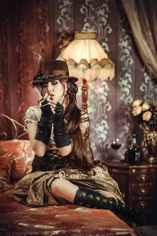 Девушка бандитка, Девушка курит, Девушка с оружием, Исторический проект, Ретро Бандитка+ фото превью