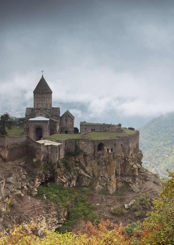 пейзаж, природа, архитектура, монастырь, осень, туман, облака, татев, армения, закавказье Татев в октябре фото превью