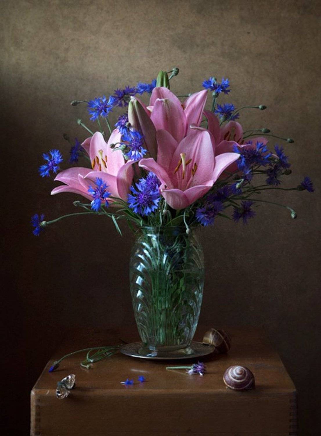 натюрморт, цветы, лилии, васильки, Курочкина Диана