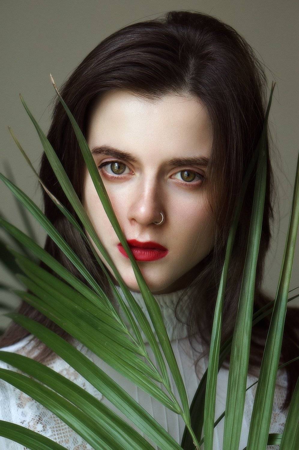 closeup, girl, palm, sight, portrait, red lips, Наташа Янкелевич