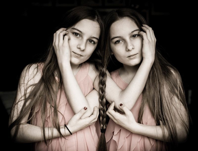 Sisters фото превью