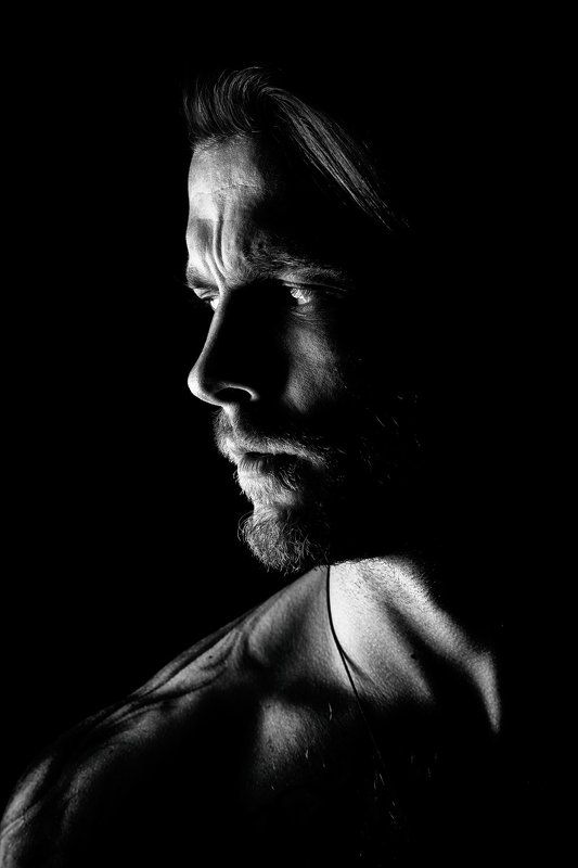 male, look, light, handsome, head, man, one, serious, young, portrait, person, adult, people, face, black, dark, eye, concept, caucasian, closeup, beauty, dramatic, expression, attractive, background, hope, beautiful, despair, white, deep, close, depressi *** фото превью
