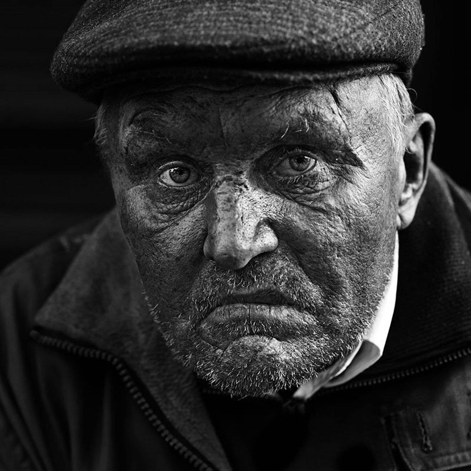 - не люблю я этих белых воротничков. Автор: Юрий Калинин портрет, улица, город, люди, street photography, Юрий Калинин