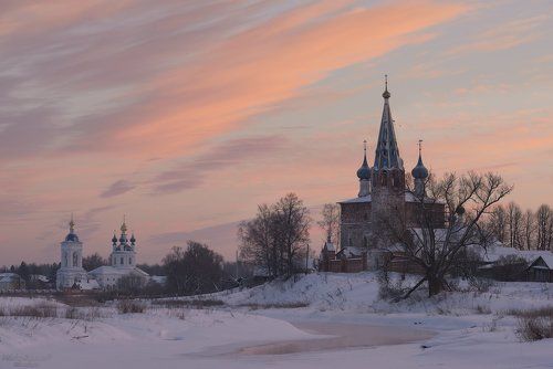 Игра цвета зимнего рассвета в Дунилово