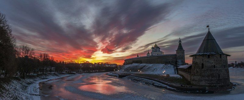 Псков, Великая, Пскова, река, реки, восход, рассвет, утро, зима, лед, небо, облака, история, крепость Рассвет фото превью