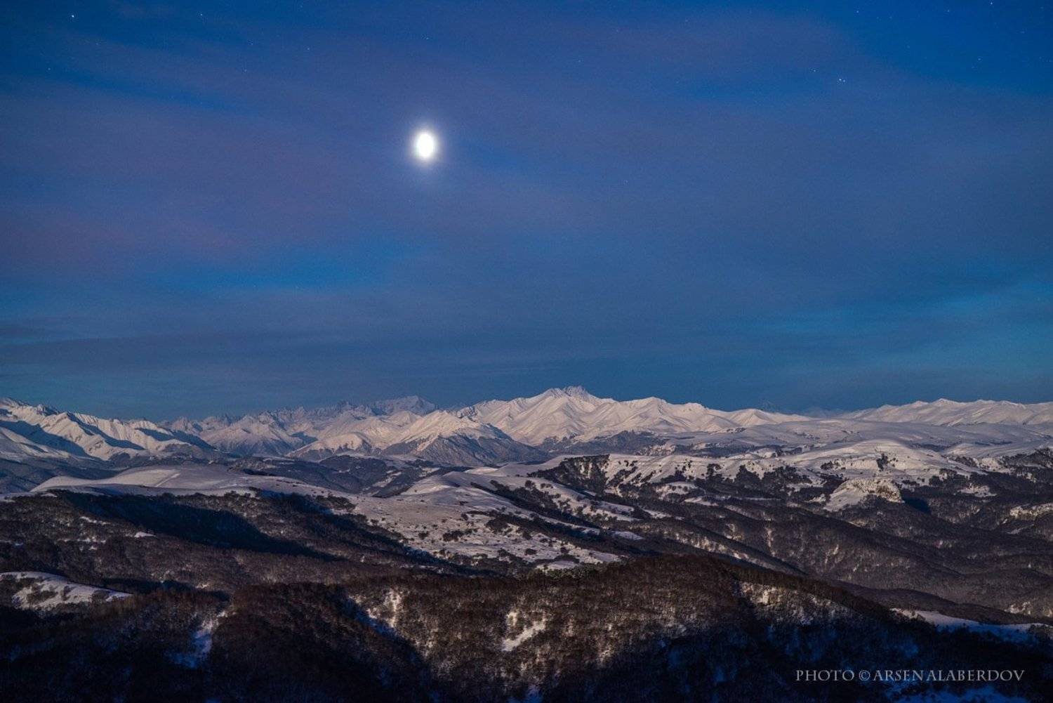 горы, предгорья, хребет, вершины, пики, снег, ночь,длинная выдержка, зима, скалы, холмы, долина, облака, путешествия, туризм, карачаево-черкесия, кабардино-балкария, северный кавказ, Арсен Алабердов