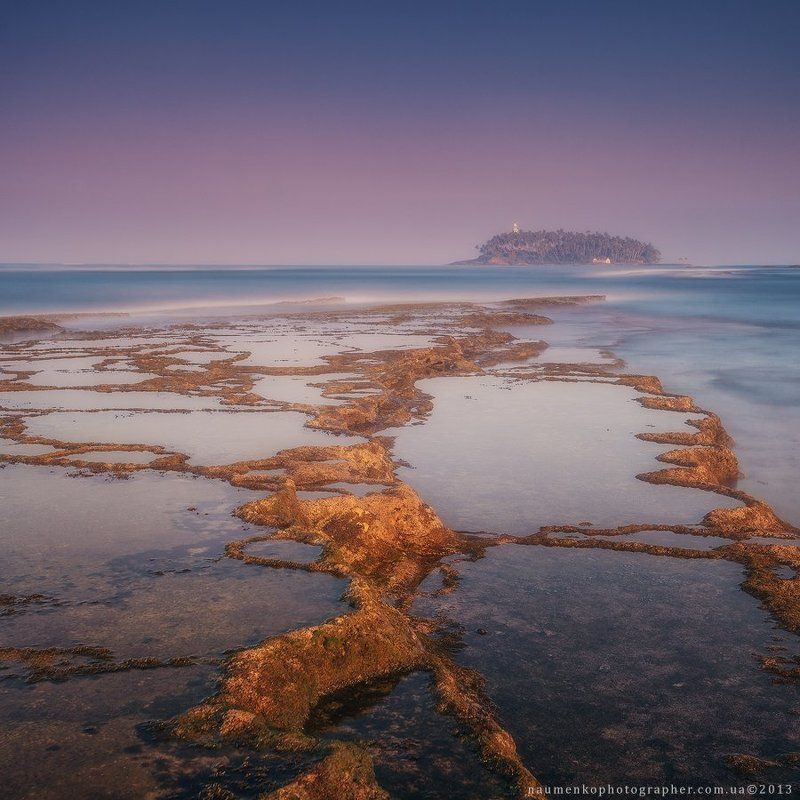 шри, ланка, бентота, пляж, океан, маяк, природа, вода, небо, тропический, песок, лето, остров, море, путешествия, пейзаж, закат, берег, синий, индийский, пальмы, туризм, открытый, красивый, праздник, отдых, курорт, залив, азия, рай, дерево, живописный Шри Ланка . Коралловый риф у острова Barberun фото превью