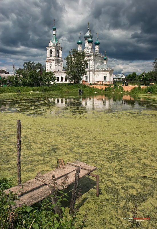 архитектура,храм,религия,церковь,пейзаж,лето,облака,россия, Храм у пруда. фото превью