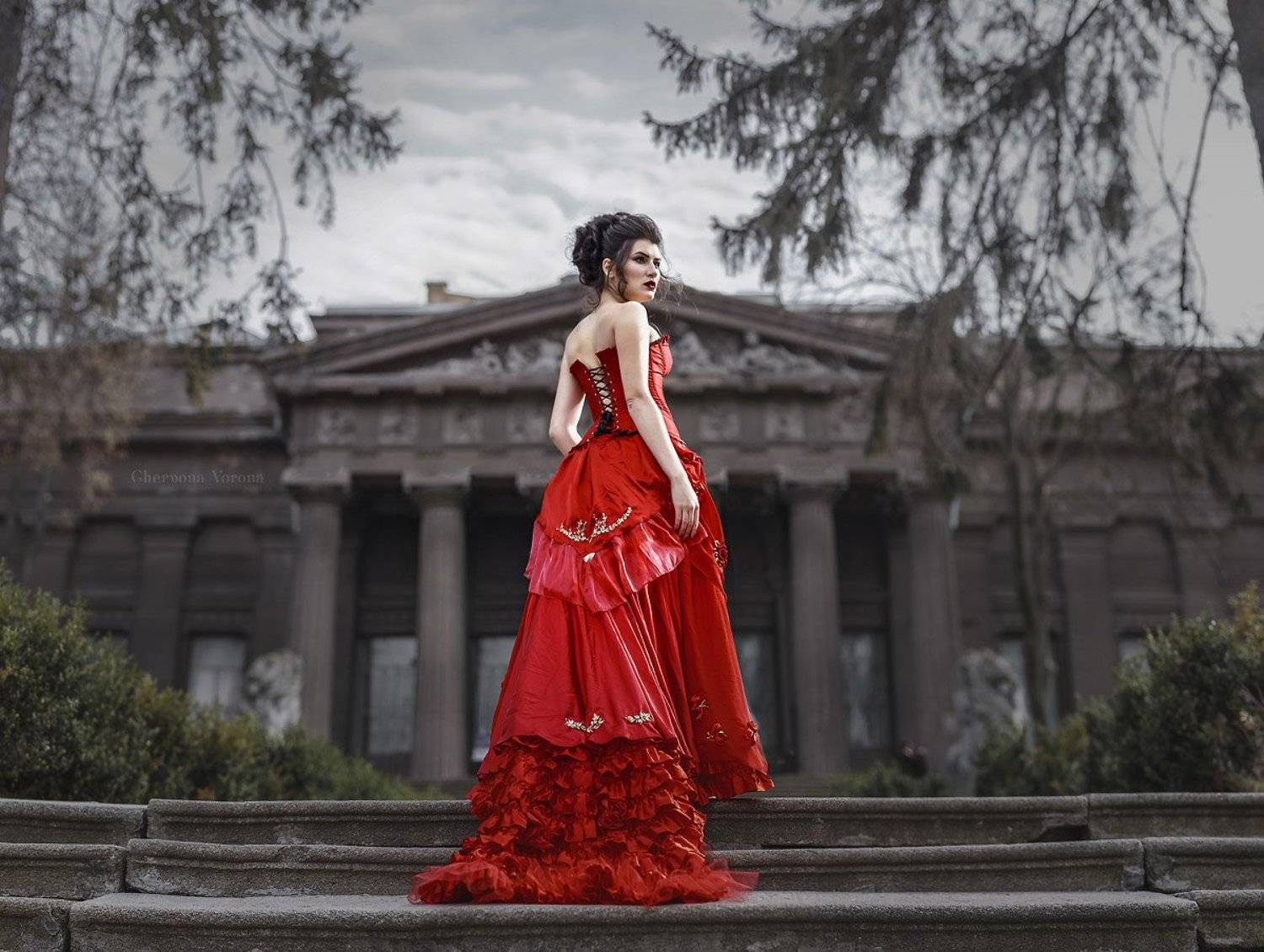 архитектиктура, модель, платье, коллоны, мода, Дарья Яковенко