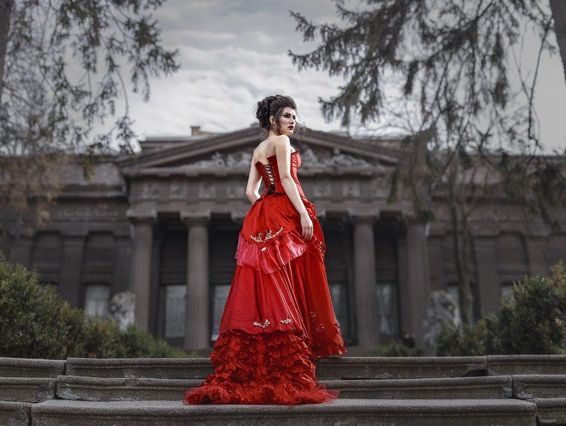 архитектиктура, модель, платье, коллоны, мода * фото превью