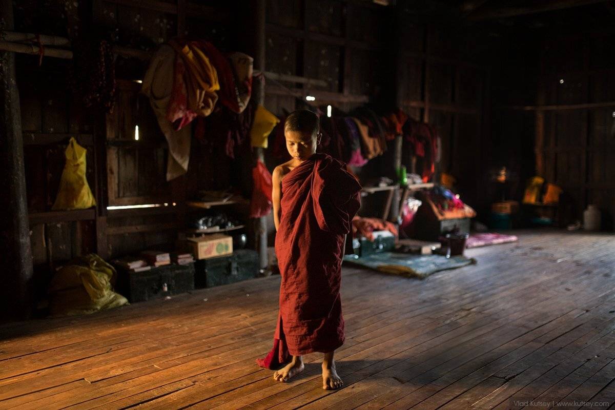 мьянма, бирма, монах, монастырь, инле, тиковый, тиковый_монастырь, тиковые_дерево, Владимир Куцый