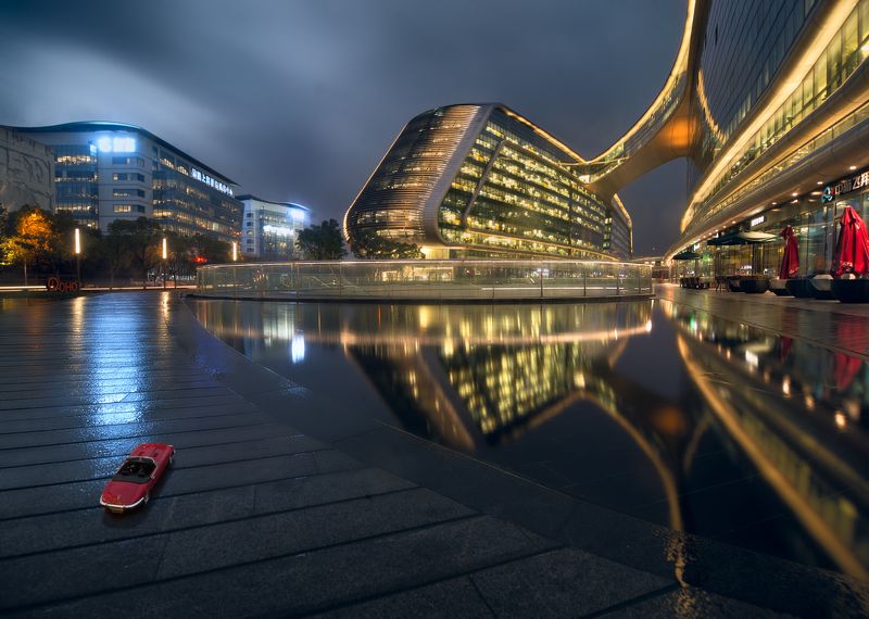 Zaha Hadid Заха Хадид Архитектура отражения Дождь Soho Шанхай Баян Hongqiao Soho фото превью