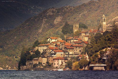 Город красных крыш