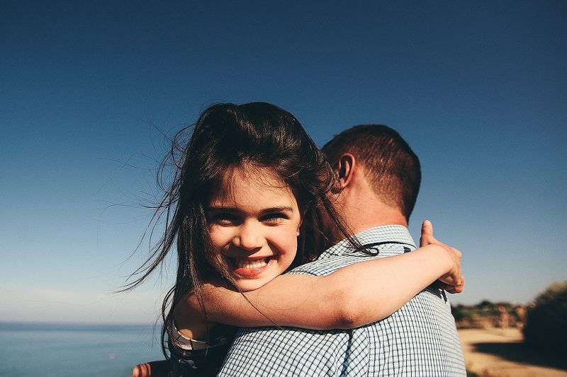 солнце, лето, море, папа, дети, девочка, смех, семья, тепло С папой... фото превью