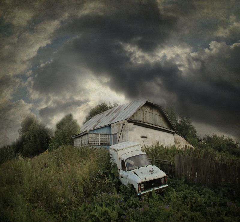 Уходящее фото превью