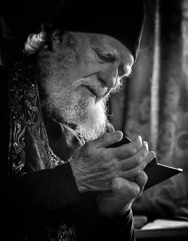 Портрет, лица, жанровый портрет, Roman Mordashev photography, Черно белая фотография Отходная молитва фото превью