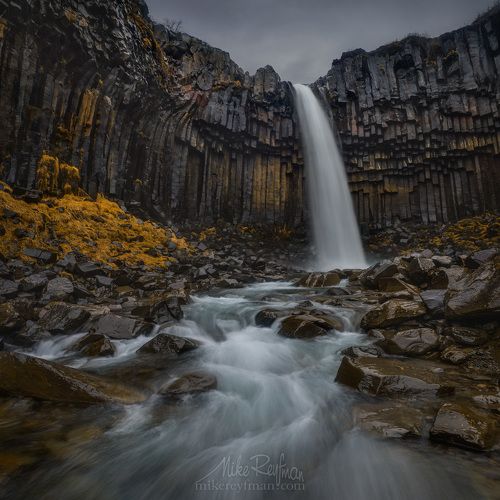 Мокрый Черный Водопад