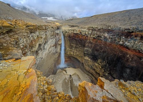 Опасный водопад