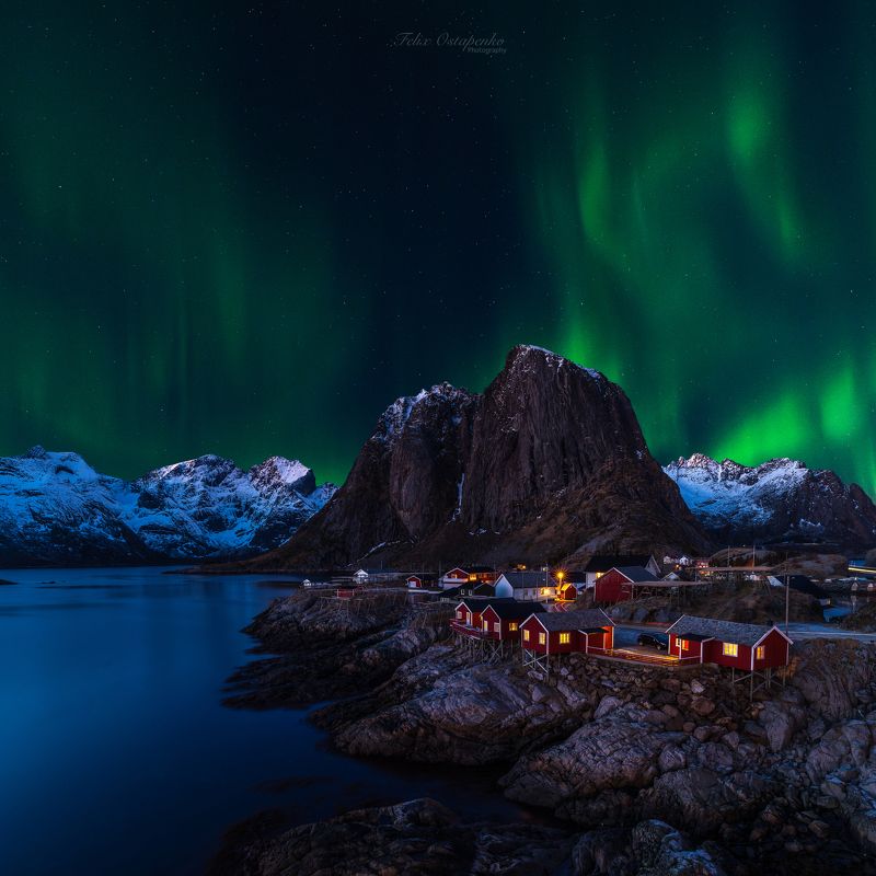 lofoten,norway,zeiss milvus 21,mountains,red house,aurora borealis,winter,nightscape, night of the dream фото превью