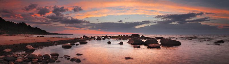 латвия, вечер, море, облака, купол, закат, камни, курмрагс, панорама Облачный купол фото превью