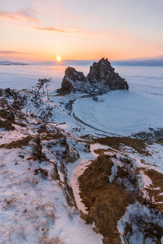 шаманка, байкал, снег, скала, сибирь Закатная шаманка фото превью