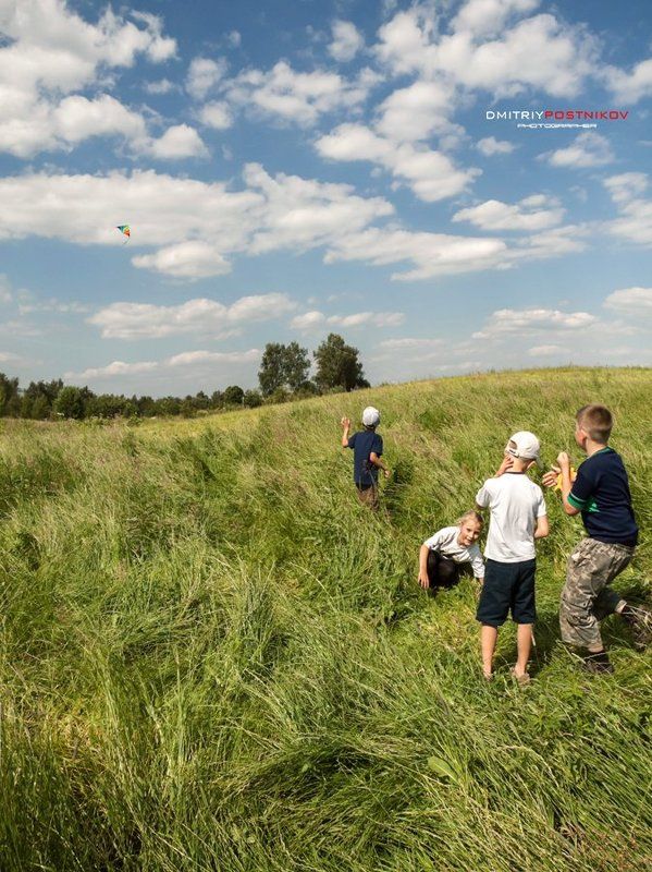 Воздушный змей, Дети, Лето, Небо, Облака, Поле, Счастье Что такое детство? фото превью