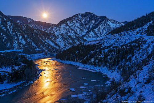 Катунское полнолуние