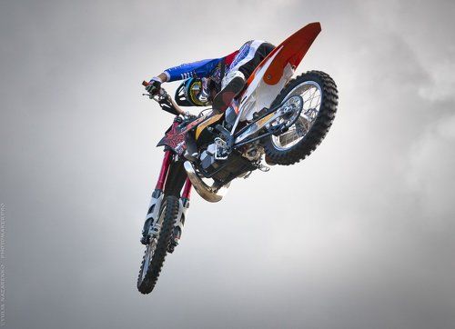 Эй там, внизу! / Hey you down there!