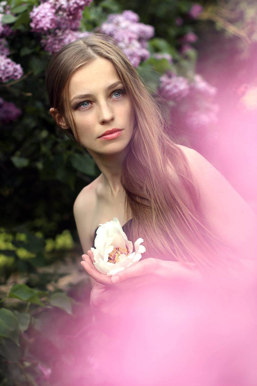 девушка портрет сирень , Алёна Цикава