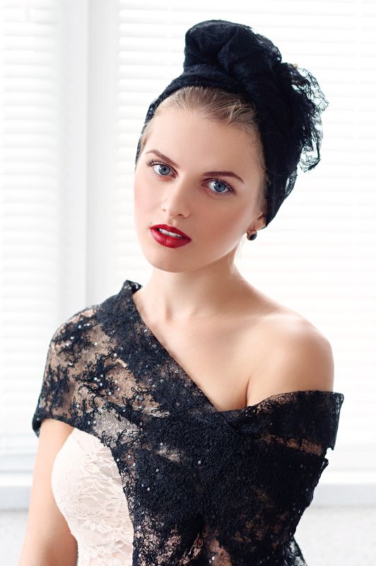 портрет девушка  фото превью